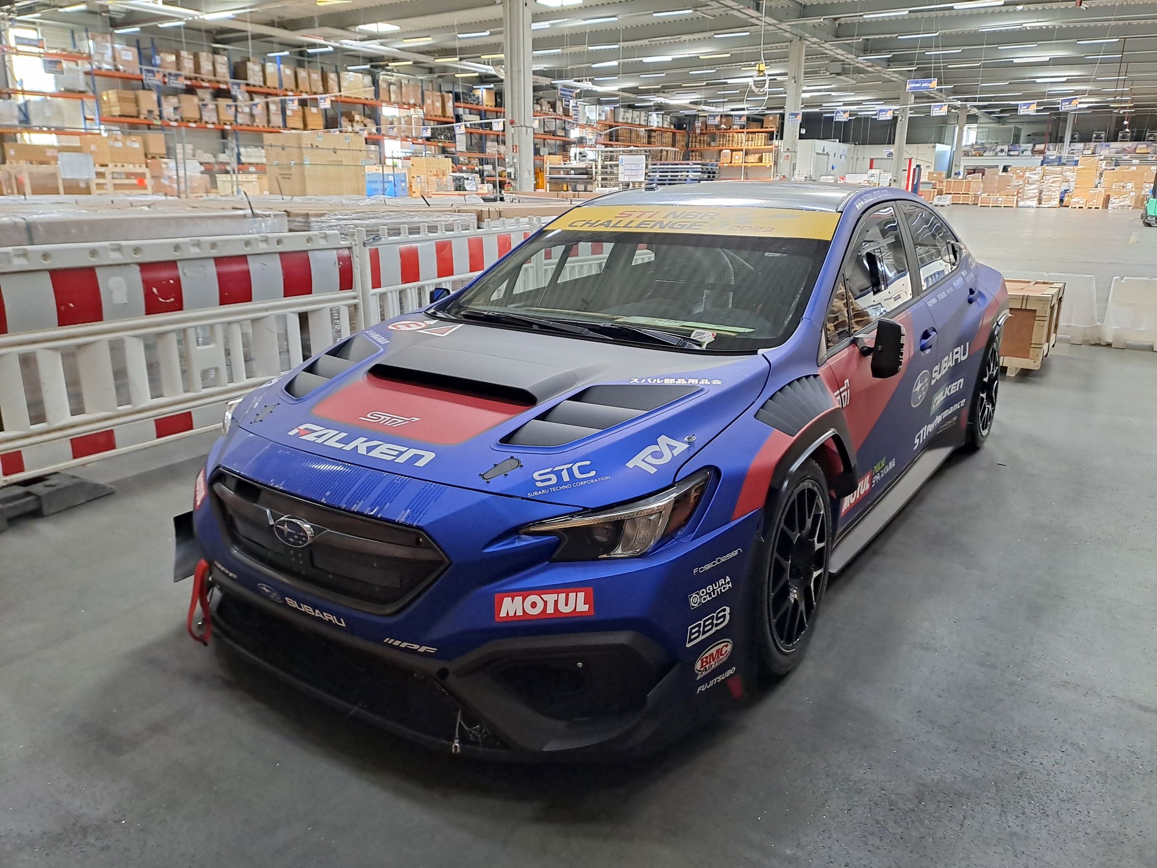 Yusen Logistics transportiert Subaru Rennwagen für 24 Stunden Rennen am